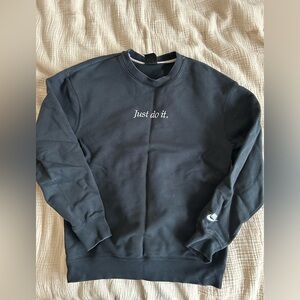 Women’s Nike sweatshirt